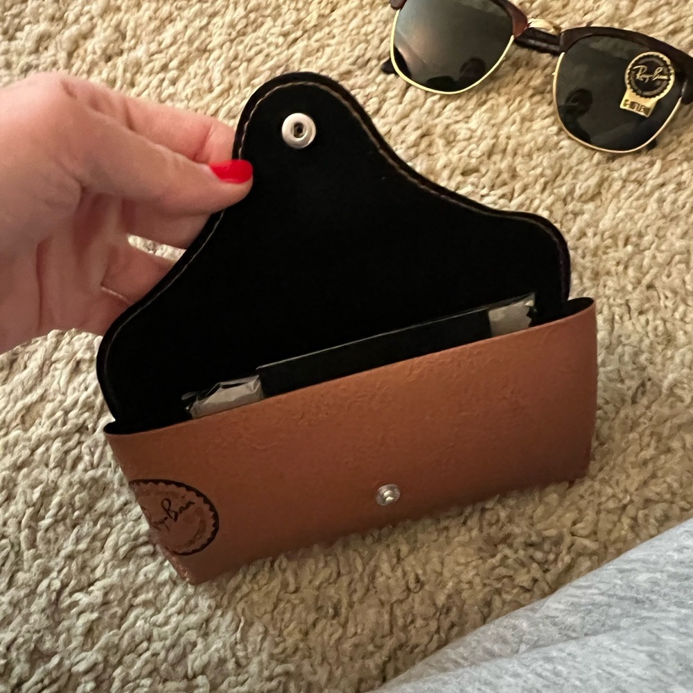 Ray-Ban Classic Black and Gold Sunglasses - Picture 7 of 10